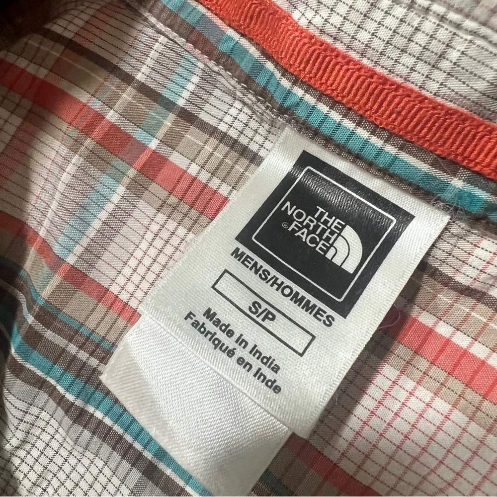 North Face plaid button down short sleeve shirt vented size small